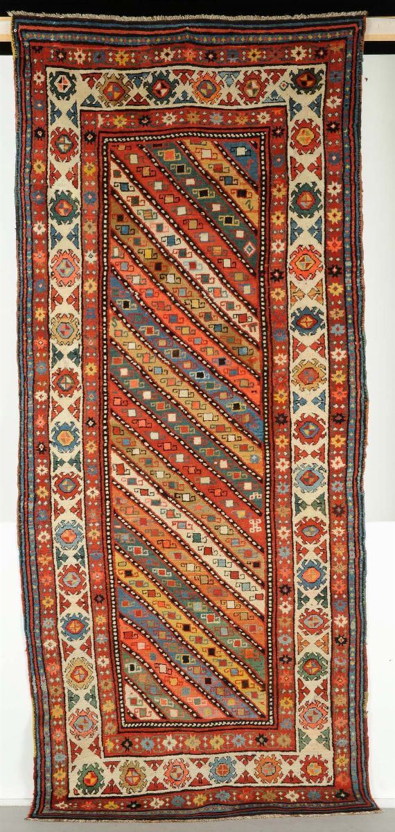 Tappeto caucasico GanjŽ, metˆ XIX secolo  - Asta Antiquariato e Dipinti Antichi - Cambi Casa d'Aste
