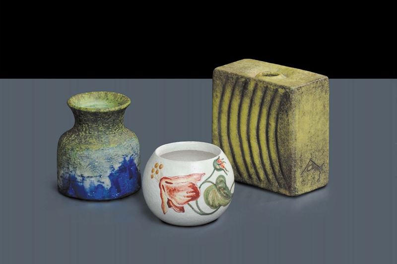 Lotto comprendente tre piccoli vasi in terracotta  - Auction Arti Decorative del XX secolo e Design - Cambi Casa d'Aste