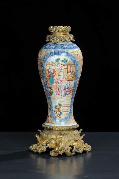 Vaso in Porcellana con Montatura in Bronzo Dorato, Cina XVIII Secolo