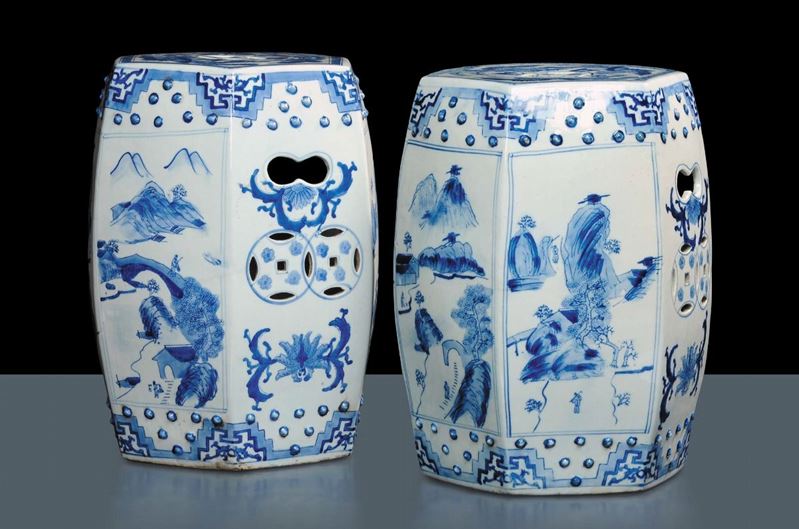 Coppia di garden sit di forma esagonale in porcellana, Cina XIX secolo  - Asta Arte Orientale - Cambi Casa d'Aste