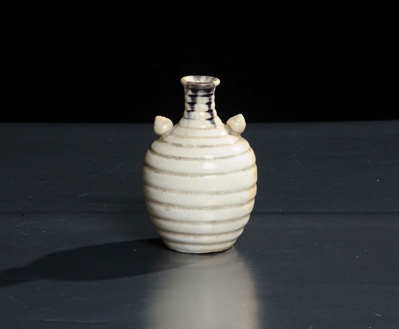 Piccolo vaso in gres, Cina XIX secolo  - Asta Arte Orientale - Cambi Casa d'Aste