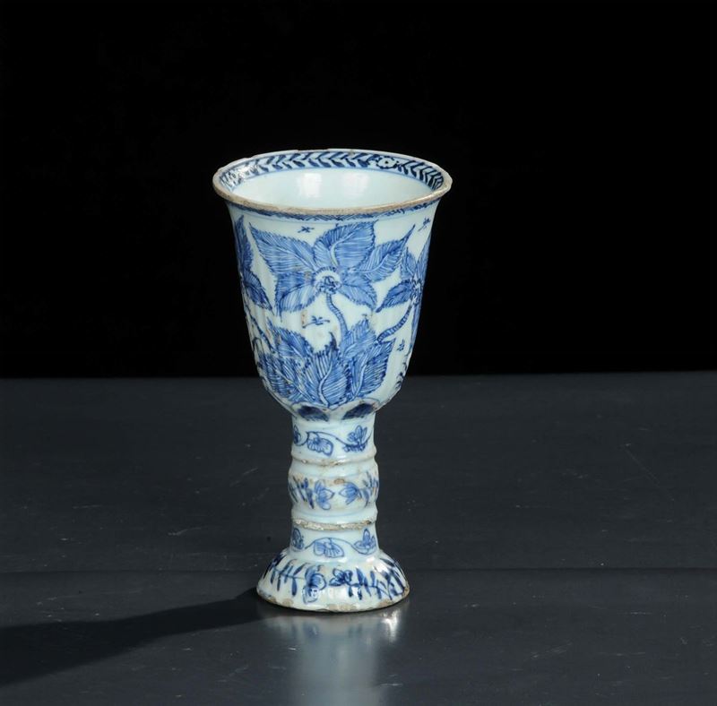Calice in porcellana, Cina XVIII secolo  - Auction Oriental Art - Cambi Casa d'Aste
