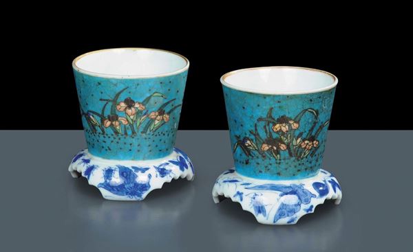 Coppia di bicchieri in porcellana, Giappone XIX secolo