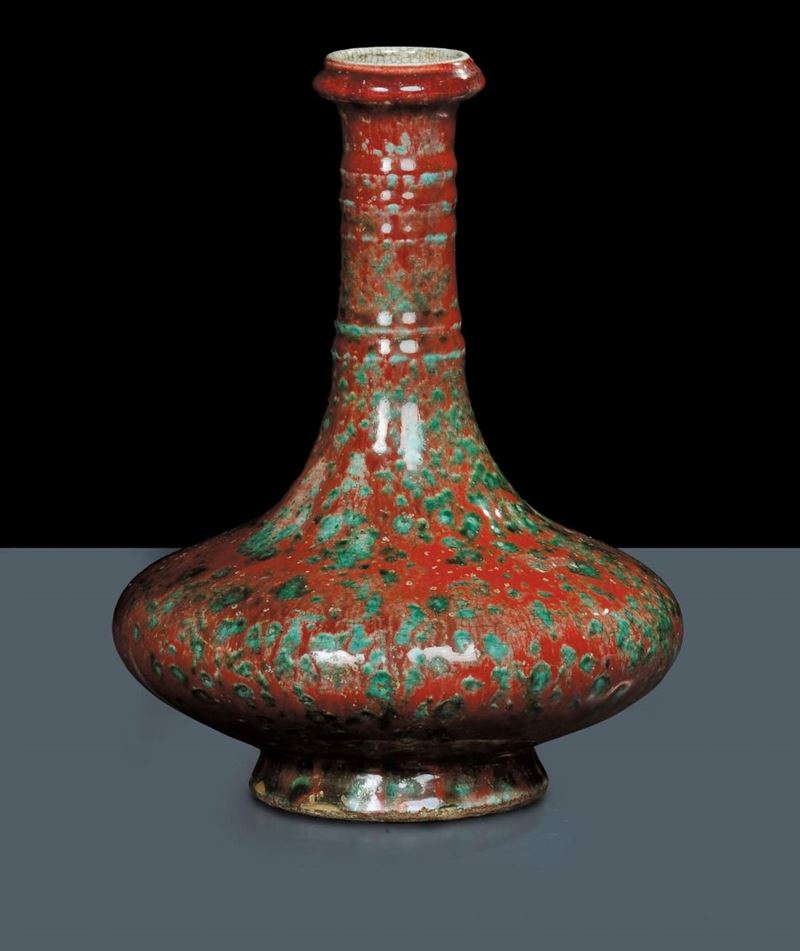 Vaso a bulbo in porcellana sangue di bue, Cina XVIII secolo  - Auction Oriental Art - Cambi Casa d'Aste
