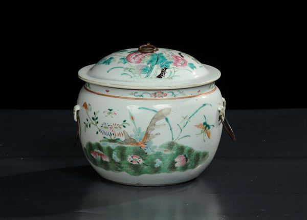 Pentolina in porcellana con coperchio, Cina XIX secolo