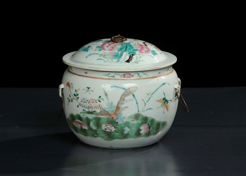 Pentolina in porcellana con coperchio, Cina XIX secolo  - Auction Oriental Art - Cambi Casa d'Aste
