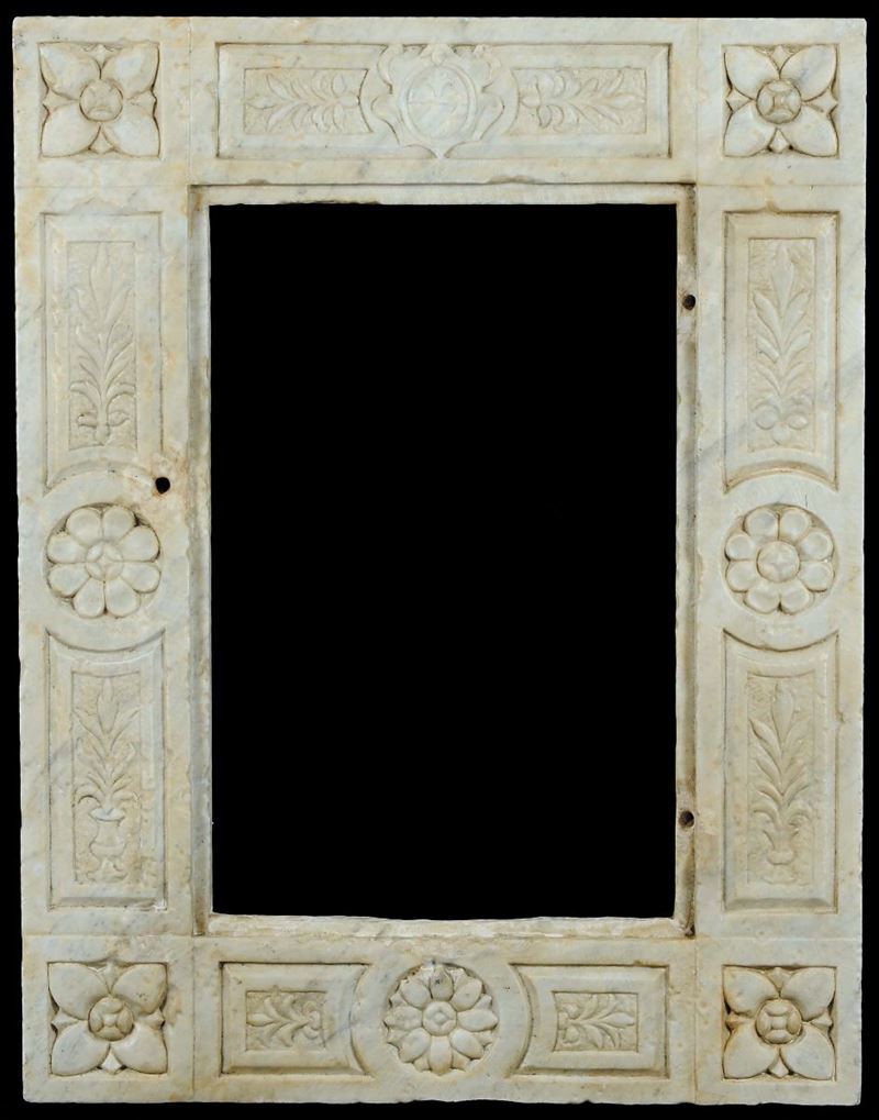 Cornice in marmo bianco scolpito, XIX secolo  - Asta Antiquariato e Dipinti Antichi - Cambi Casa d'Aste