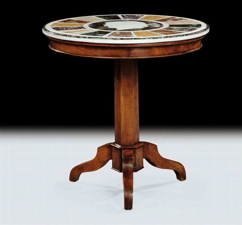 Tavolo circolare a gamba centrale con piano intarsiato in marmi policromi, XIX secolo  - Asta Antiquariato e Dipinti Antichi - Cambi Casa d'Aste
