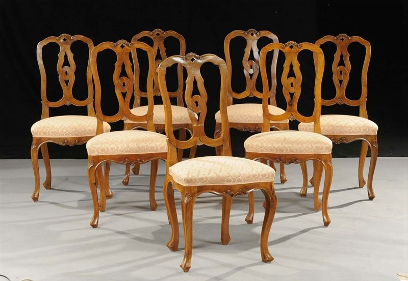 Sette sedie in stile Luigi XV in noce, Veneto fine XIX secolo  - Asta Asta a Tempo 1-2015 - Cambi Casa d'Aste