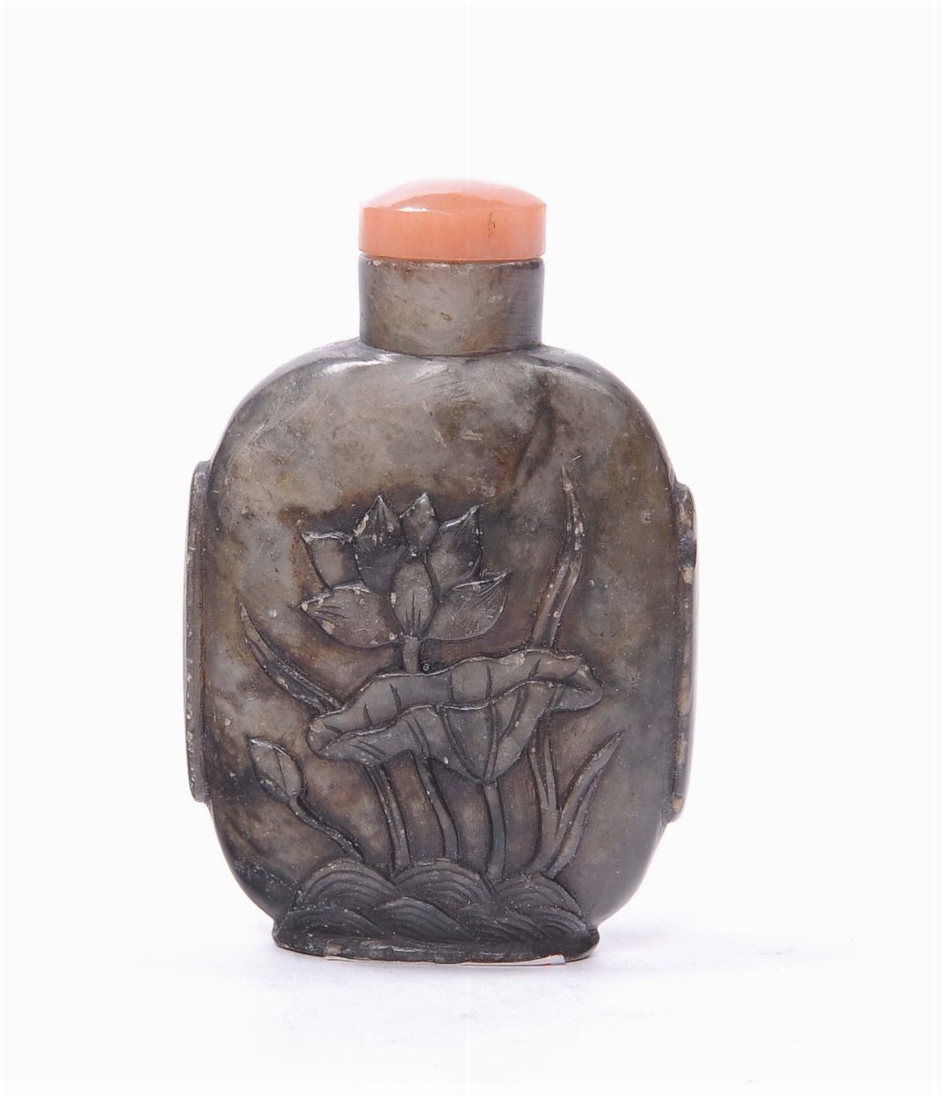 Snuff Bottle in Giada Scura, Cina XIX Secolo