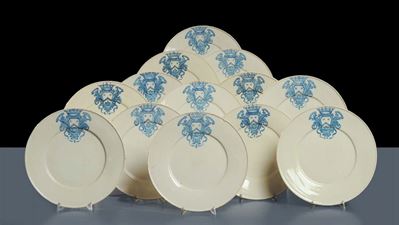 Insieme di Tredici Piatti in Maiolica Bianca, Castelli XVIII Secolo