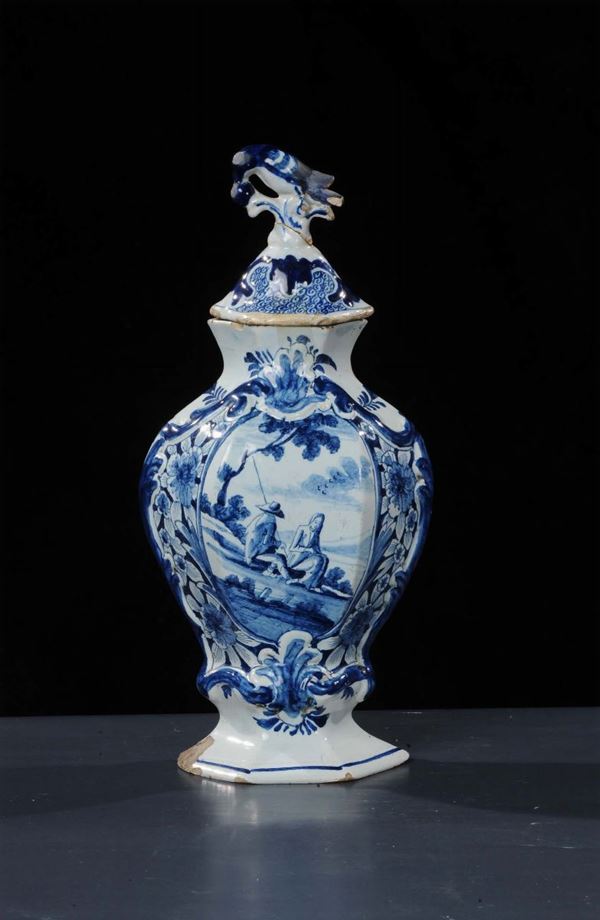 Vaso a balaustro con coperchio in ceramica bianca e blu, Delft metˆ XVIII secolo