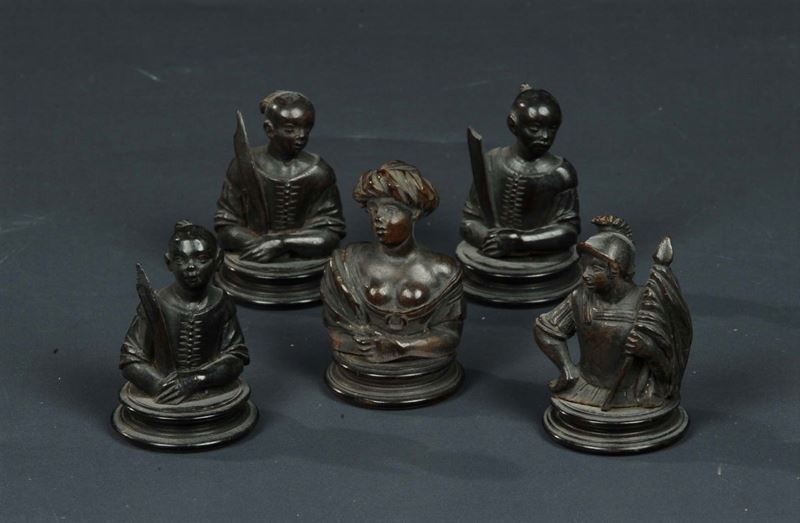 Cinque elementi di scacchiera in legno di bosso, Venezia XVIII secolo  - Asta Antiquariato e Dipinti Antichi - Cambi Casa d'Aste
