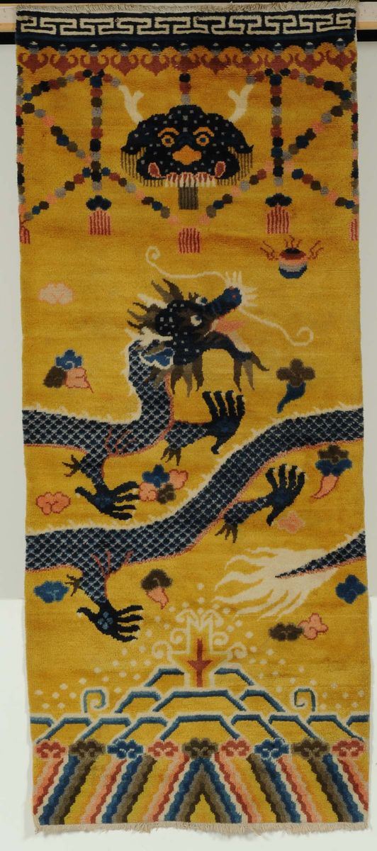 Tappeto cinese da colonna, XX secolo   - Auction Old Paintings and Furnitures - Cambi Casa d'Aste