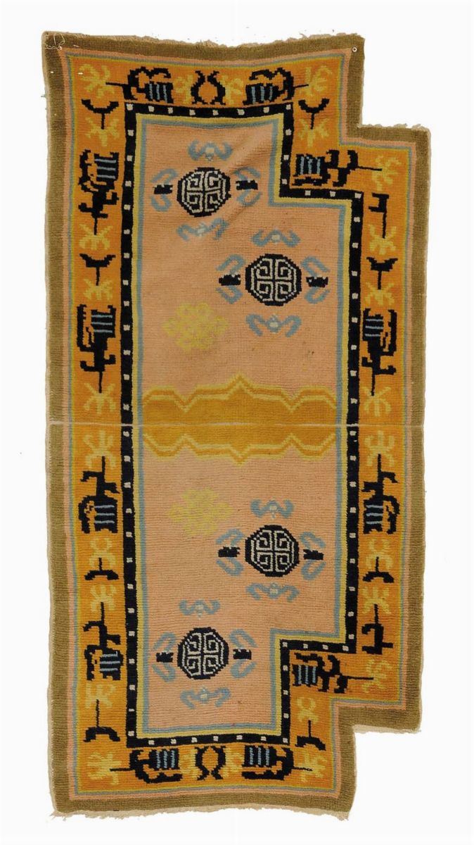 Tappeto cinese da sella, XX secolo  - Asta Antiquariato e Dipinti Antichi - Cambi Casa d'Aste