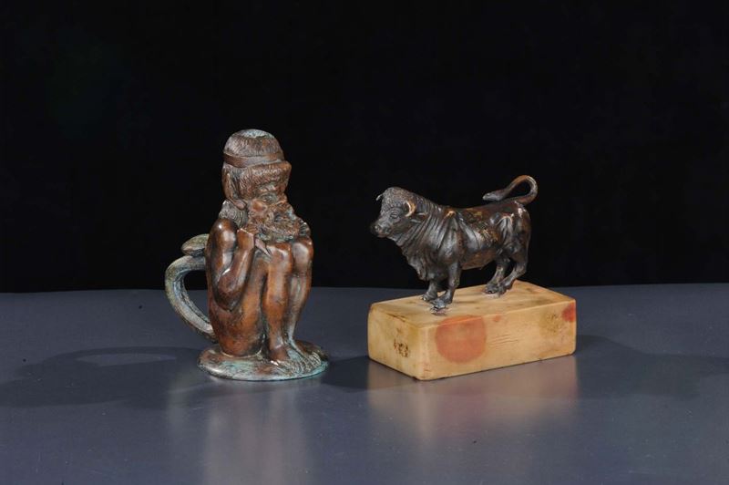 Piccolo toro e lucerna in bronzo, XVIII secolo  - Asta Antiquariato e Dipinti Antichi - Cambi Casa d'Aste