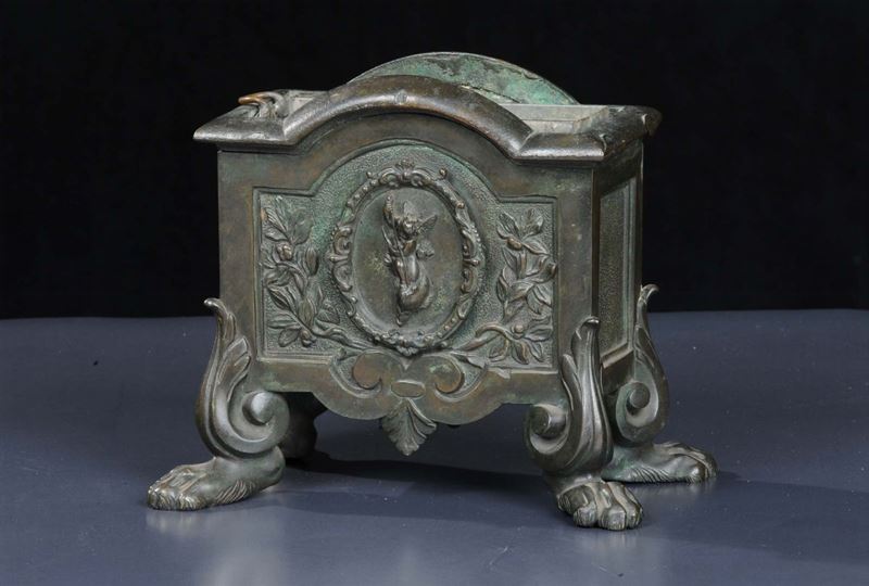 Portafiori in bronzo brunito, XIX secolo  - Asta Antiquariato e Dipinti Antichi - Cambi Casa d'Aste