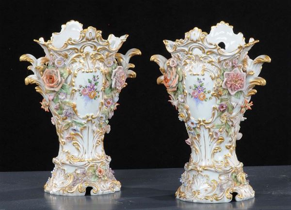 Coppia di vasi Luigi Filippo in porcellana