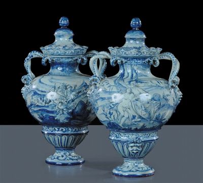 Coppia di Vasi Biansati in Maiolica con Coperchio, Cantagalli Inizio XX Secolo