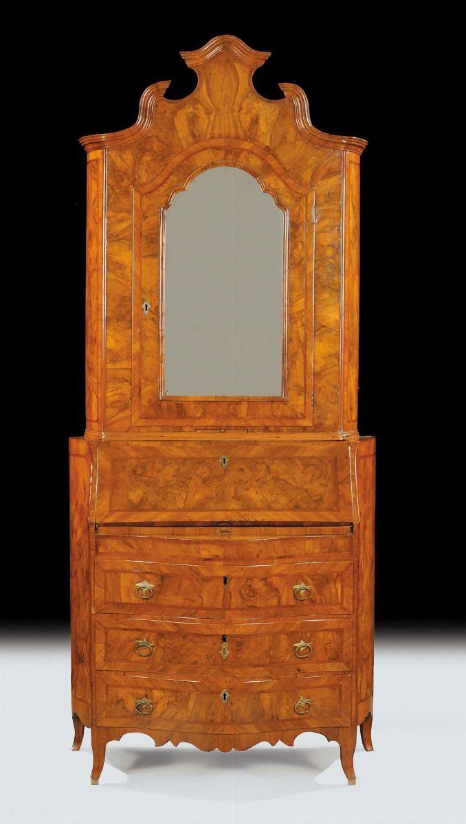 Trumeau a tre cassetti lastronato in radica di noce, Veneto XVIII secolo  - Auction Old Paintings and Furnitures - Cambi Casa d'Aste