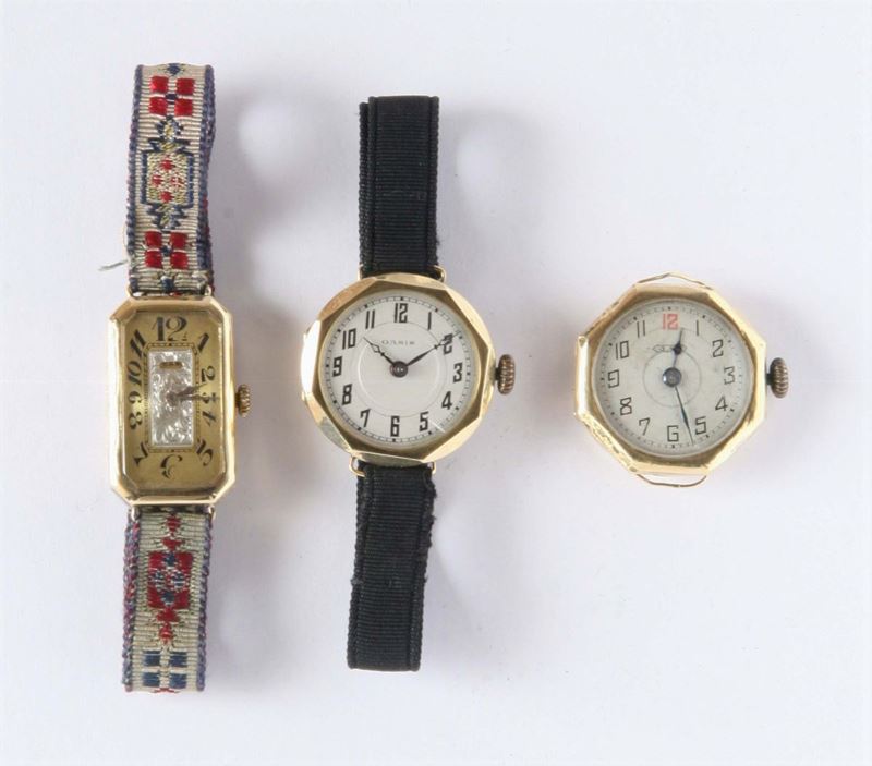 Tre orologi da polso da signora in oro 18kt  - Asta Gioielli, Argenti ed Orologi Antichi e Contemporanei - Cambi Casa d'Aste