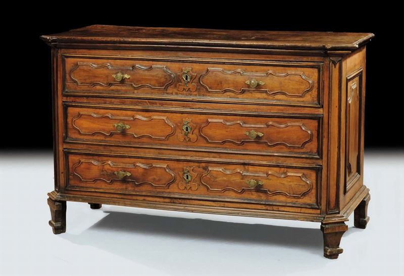 Cantarano in noce a tre cassetti, Lombardia XVII secolo  - Auction Old Paintings and Furnitures - Cambi Casa d'Aste