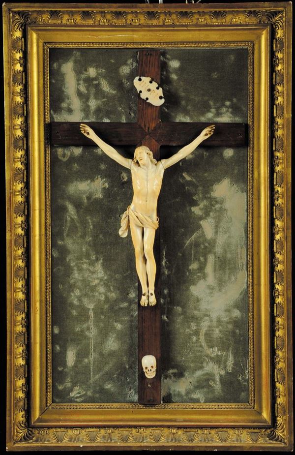 Cristo crocifisso in avorio su croce in legno, XIX secolo