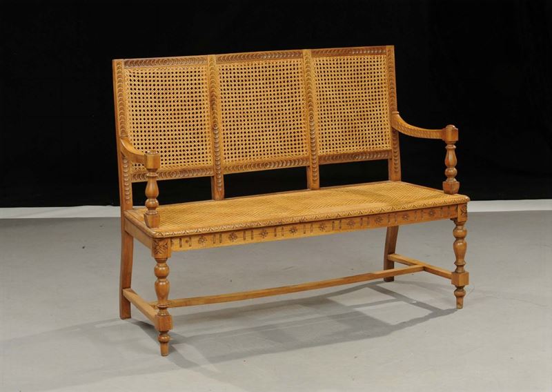 Divano in rovere intagliato, XX secolo  - Auction Old Paintings and Furnitures - Cambi Casa d'Aste