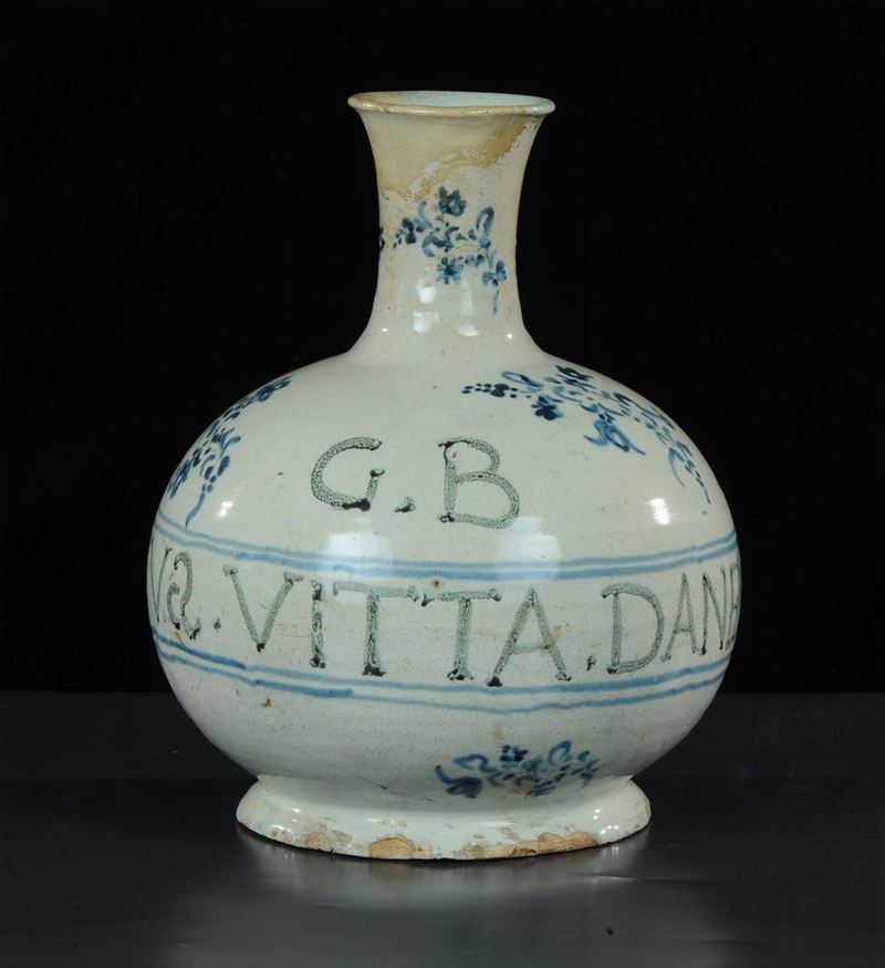 Bottiglia in maiolica, XVIII secolo  - Asta Antiquariato e Dipinti Antichi - Cambi Casa d'Aste