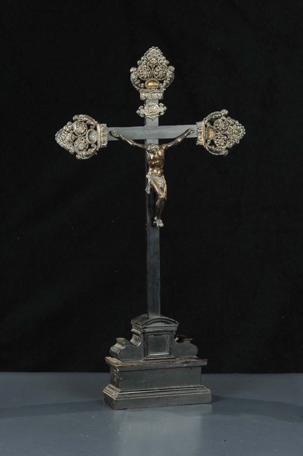 Crocefisso in argento su croce ebanizzata, XIX secolo