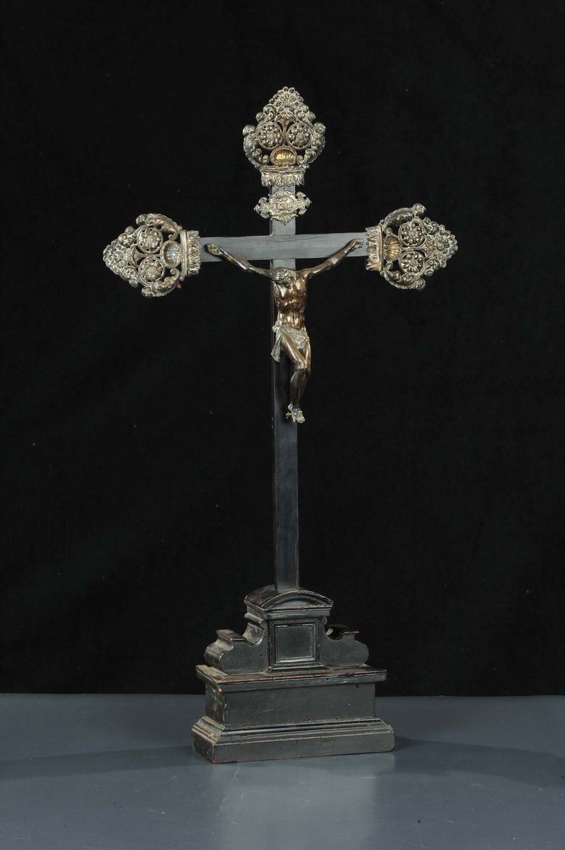 Crocefisso in argento su croce ebanizzata, XIX secolo  - Auction OnLine Auction 01-2012 - Cambi Casa d'Aste