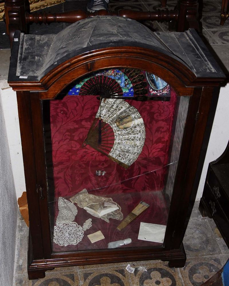 Teca ad un'anta in noce, XIX secolo  - Asta Antiquariato e Dipinti Antichi - Cambi Casa d'Aste