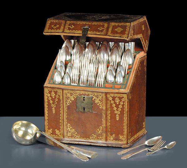 Servizio di posate in argento da dodici entro in astuccio, Roma XIX secolo