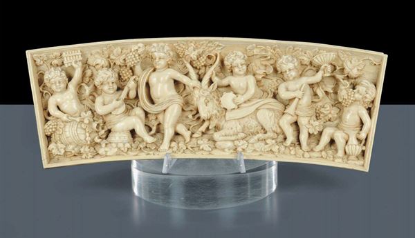Placca in avorio scolpita in altorilievo con raffigurazione di baccanale, XVIII secolo