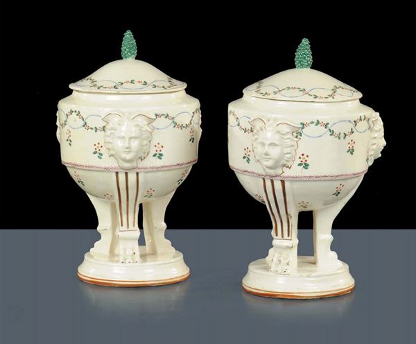 Coppia di vasi in terraglia firmati Giustiniani, Napoli XIX secolo