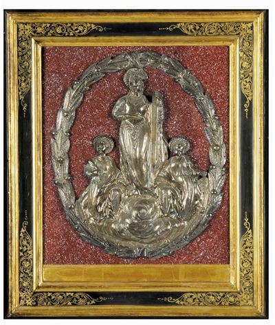 Placca in Argento Raffigurante Santa su Fondo in Porfido