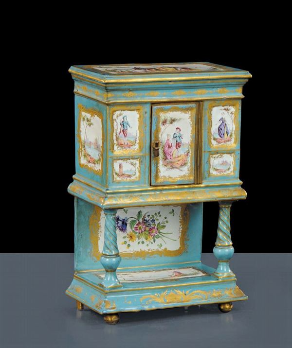 Modello di mobile in porcellana di Sevres, XIX secolo