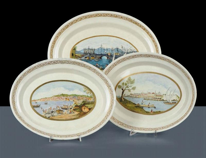 Tre piatti in ceramica Giustiniani con vedute di Napoli di cui una coppia  - Auction Old Paintings and Furnitures - Cambi Casa d'Aste
