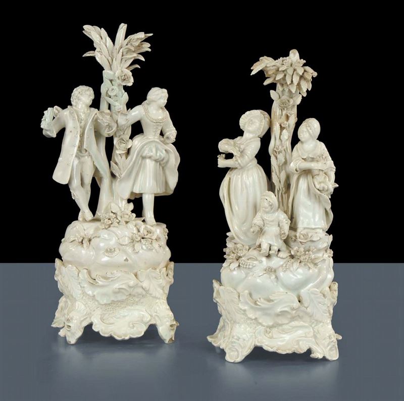 Due gruppi in ceramica bianca raffiguranti scene galanti e putti, Nove Bassano XVIII secolo  - Asta Antiquariato e Dipinti Antichi - Cambi Casa d'Aste