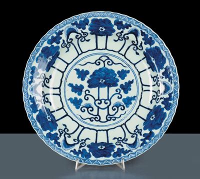 Grande Piatto in Porcellana, Cina Epoca Kien Long (1735-1795)