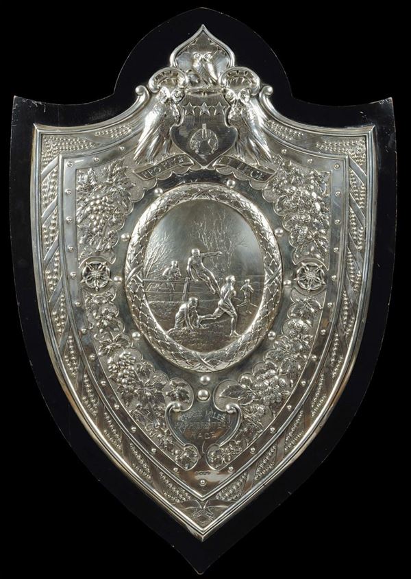 Grande stemma in argento sbalazato ed inciso, Bolli Argentiere cittˆ di Londra 1895