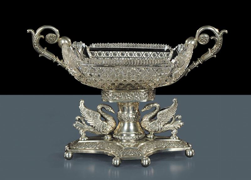 Centrotavola in argento sbalzato ed inciso, Germania XIX secolo  - Auction Silver, Clocks and Jewels - Cambi Casa d'Aste