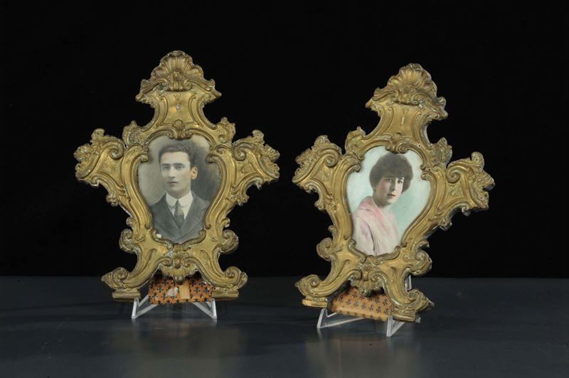 Coppia di cartaglorie in rame sbalzato, XIX secolo  - Auction Antiquariato e Dipinti Antichi - Cambi Casa d'Aste