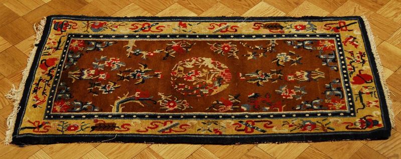 Tappeto tibetano, fine XIX inizio XX secolo  - Asta Antiquariato, Argenti e Dipinti Antichi - Cambi Casa d'Aste