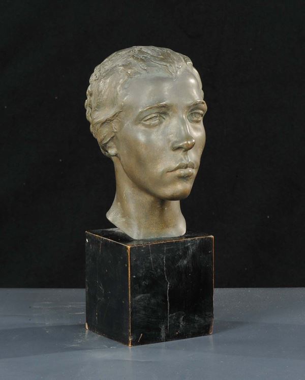Testa di giovane dama in bronzo, XX secolo