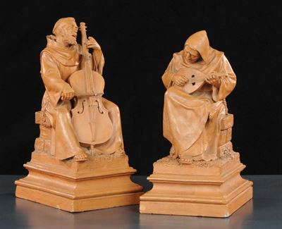 Due Sculture in Terracotta Raffiguranti Frati che Suonano