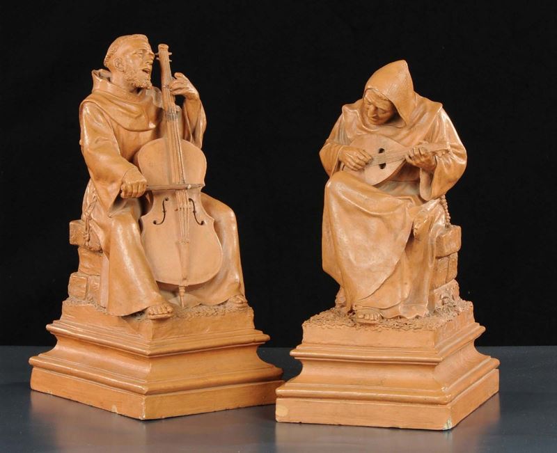 Due sculture in terracotta raffiguranti frati che suonano  - Asta Antiquariato e Dipinti Antichi - Cambi Casa d'Aste