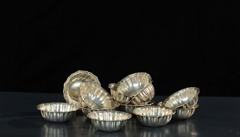 Dodici boulle in argento di gusto barocco, XX secolo  - Asta Gioielli, Argenti ed Orologi Antichi e Contemporanei - Cambi Casa d'Aste