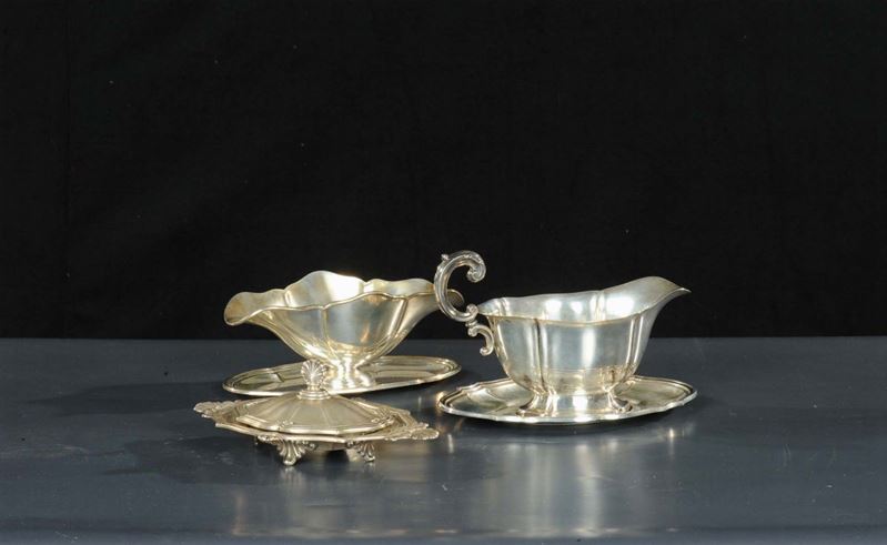 Salsiera ed altri 2 pezzi, XX secolo  - Auction Silver, Clocks and Jewels - Cambi Casa d'Aste