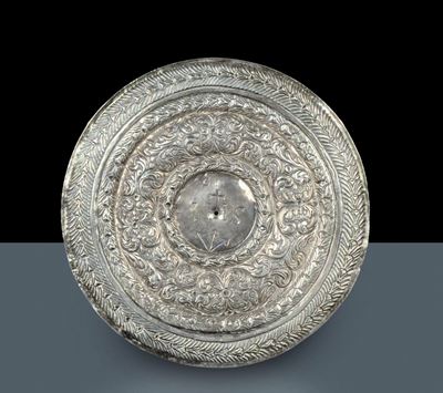Placca Circolare in Argento Sbalzato, XIX Secolo